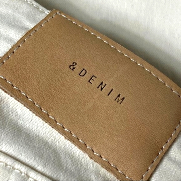 Cream Coloured Skinny Jeans. 5 Pocket. 25. Wardrobe Staple! Like New! HP! - Picture 10 of 16